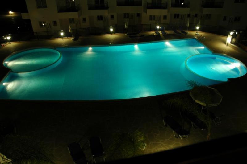 Ifestos Kings Resort Appartment Paphos Extérieur photo