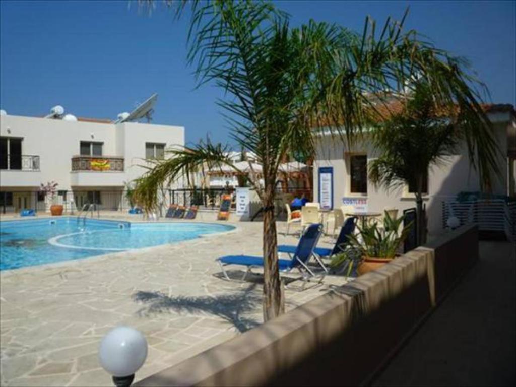 Ifestos Kings Resort Appartment Paphos Extérieur photo