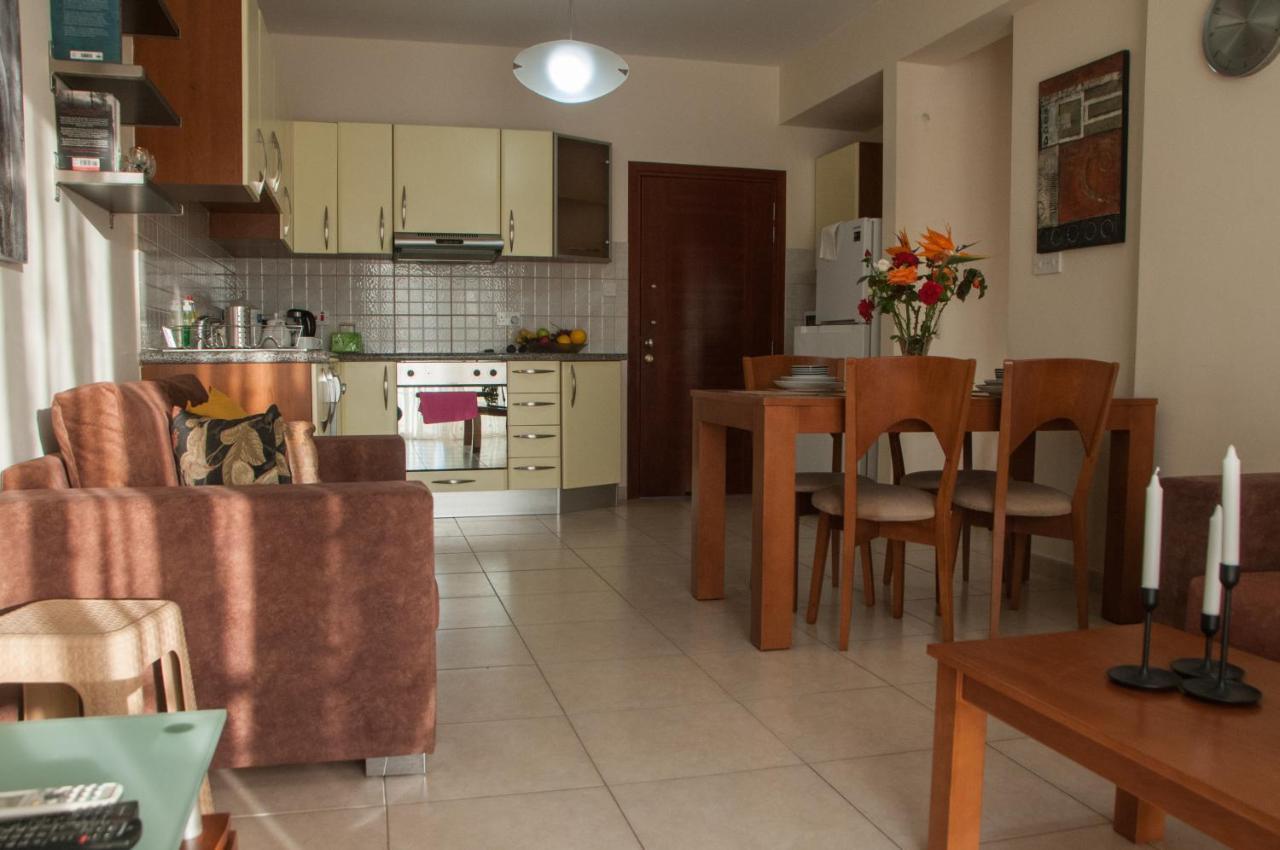 Ifestos Kings Resort Appartment Paphos Extérieur photo