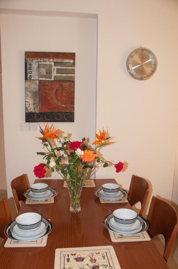 Ifestos Kings Resort Appartment Paphos Extérieur photo